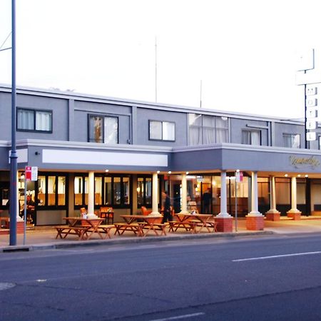 Commodore Motor Inn Albury Eksteriør bilde