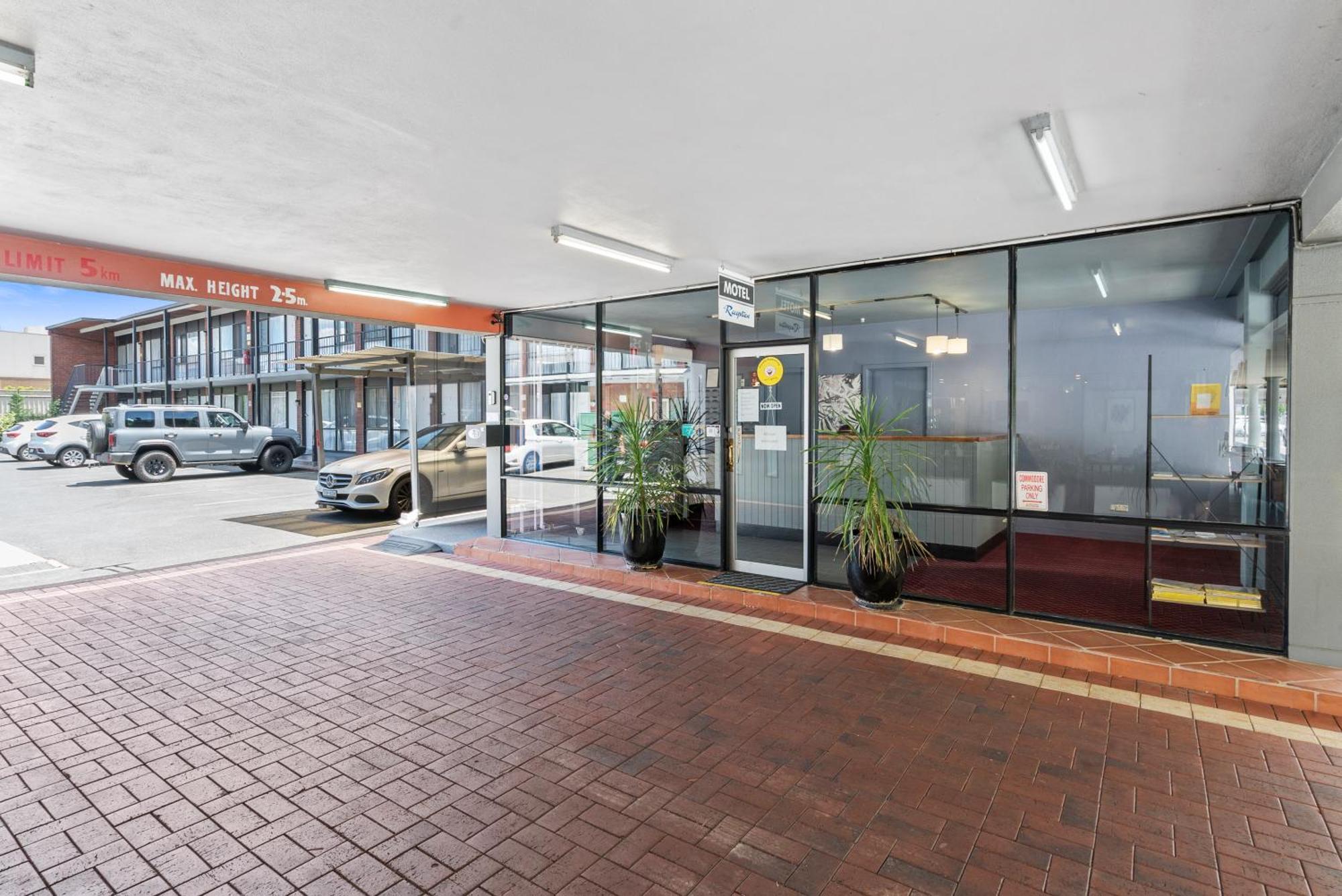 Commodore Motor Inn Albury Eksteriør bilde